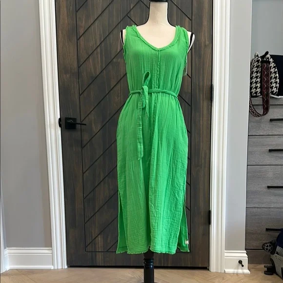 green emerald velvet dress Tommy Bahama Womens Jeweled Jaguar Midi Dress – ShopCGX